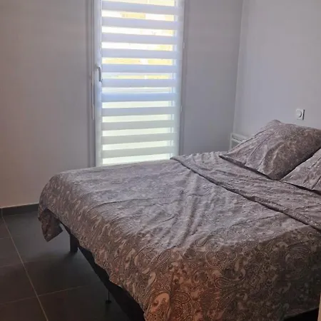 En